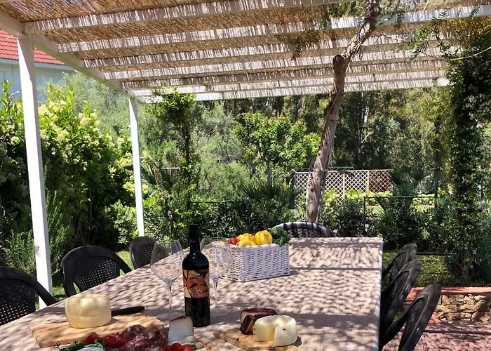 圣巴巴拉公寓 切法卢