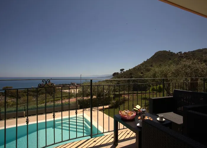 圣巴巴拉公寓 * 切法卢