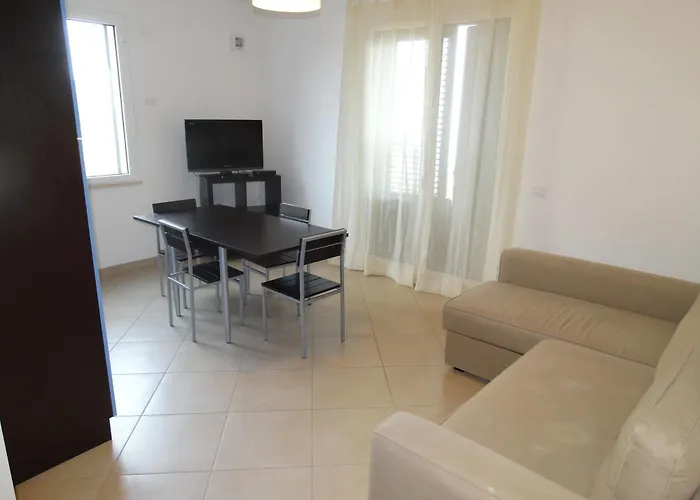 Santa Barbara Apartment *