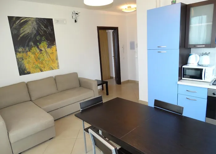 圣巴巴拉公寓 公寓 *