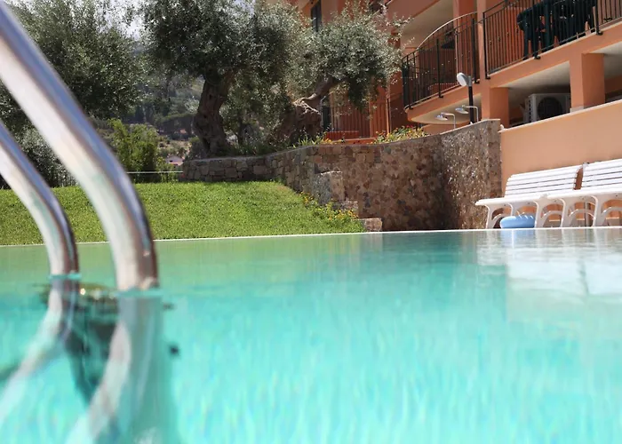 Santa Barbara Apartment *