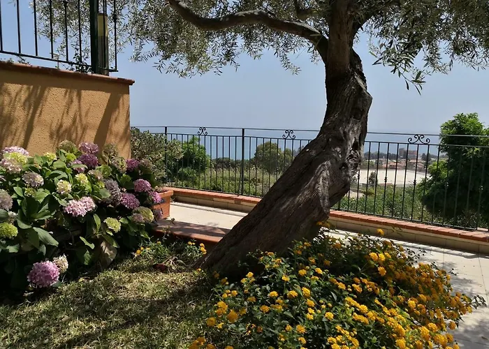 Santa Barbara Apartment