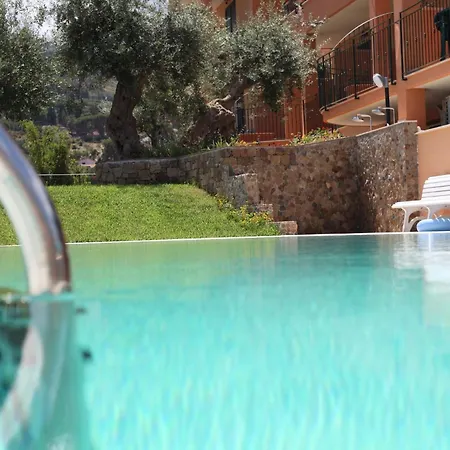 Santa Barbara Apartment *