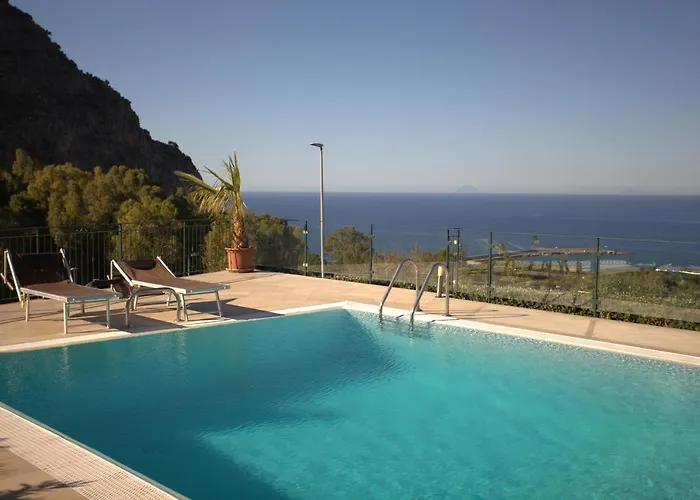 Santa Barbara 아파트